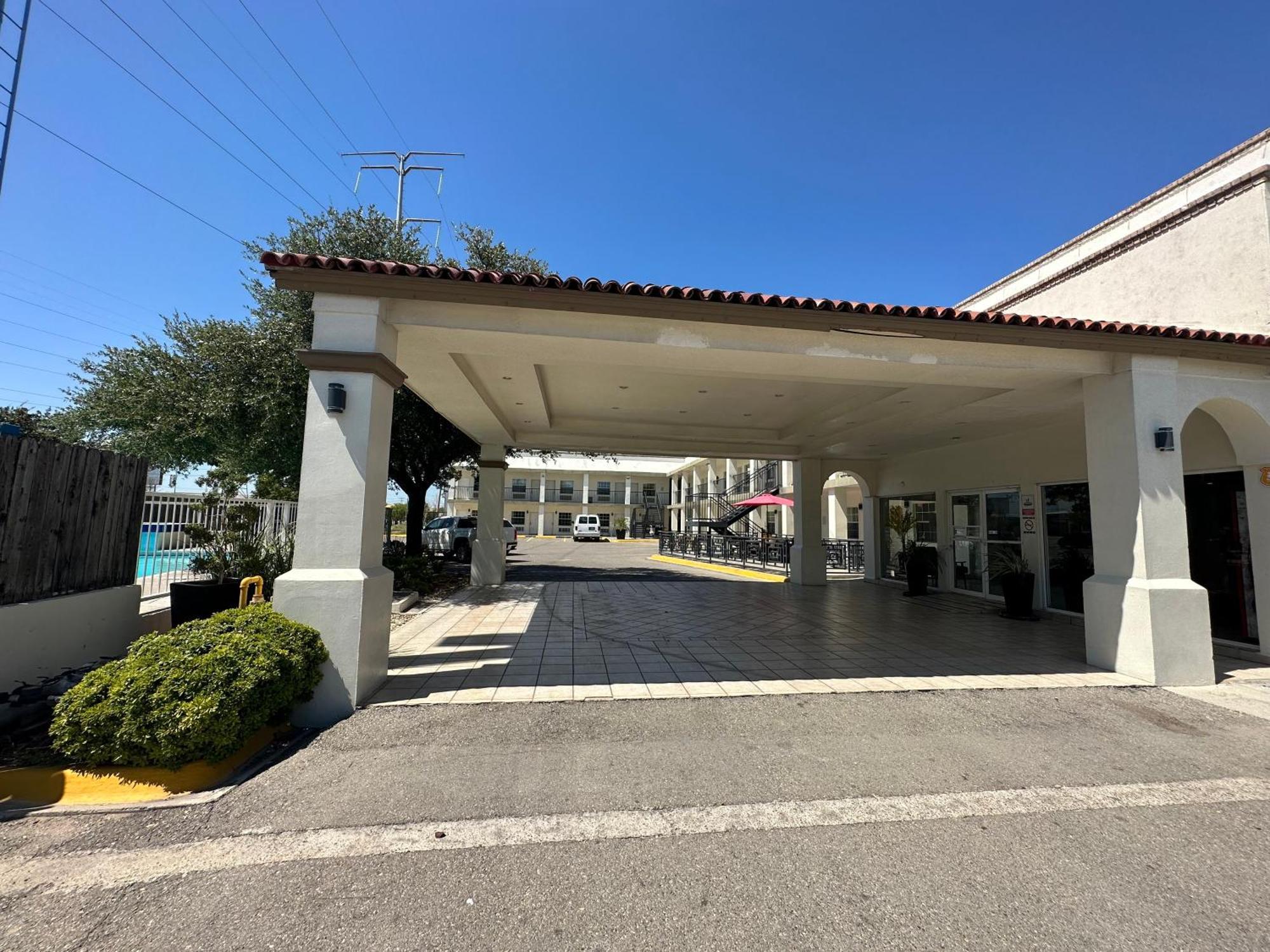 Hotel Quinta San Carlos Inn Manuel Valdez Exteriör bild